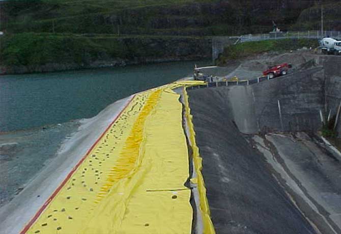 2 m high flood protection on the top of dam in panama